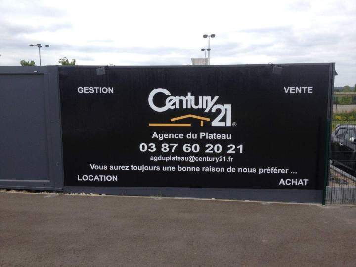 Installation panneau publicitaire Émerainville